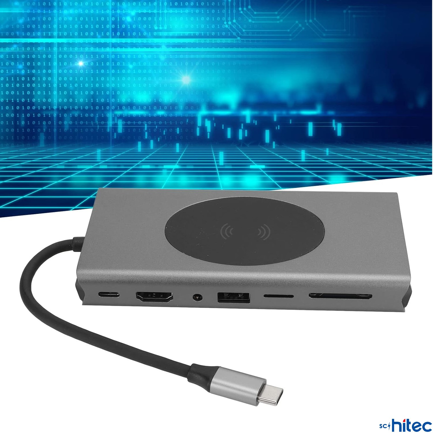 HDMI, USB-A, SD ve Micro-SD bağlantı noktalarına sahip gri USB-C hub; ikili kodlu arka plan.