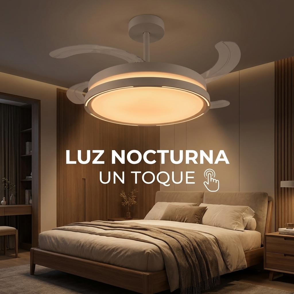 Un dormitorio moderno con lámpara ventilador de techo y cama. Iluminación cálida.