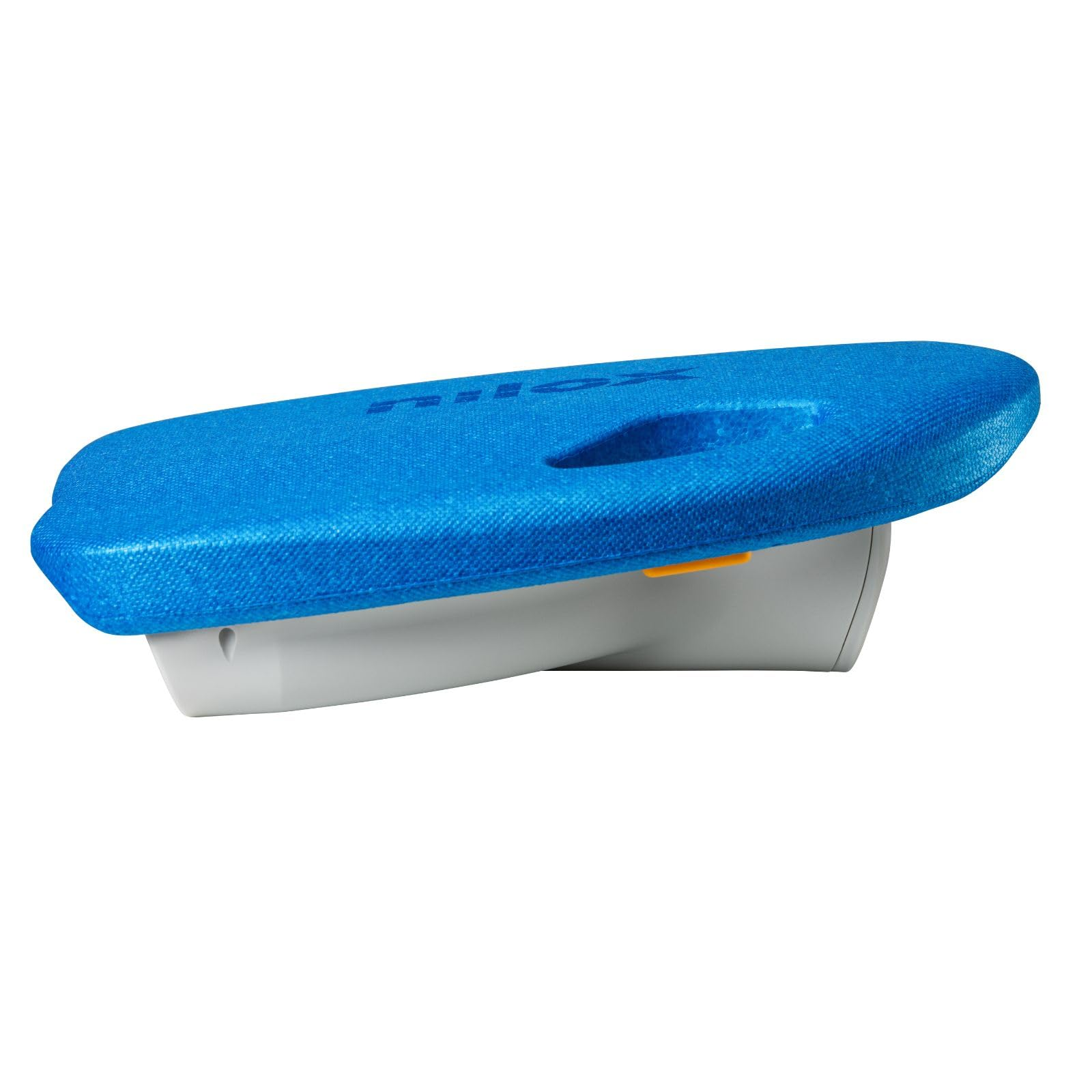 Un dispositivo azul acolchado con un recorte y una base gris.