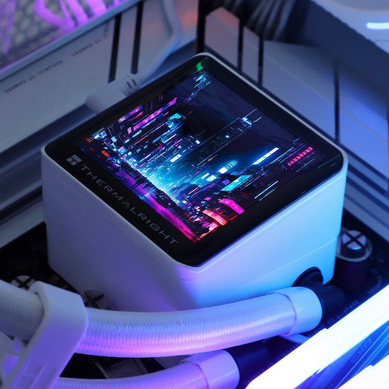Un ventilador de PC blanco con pantalla que muestra una ciudad de neón.