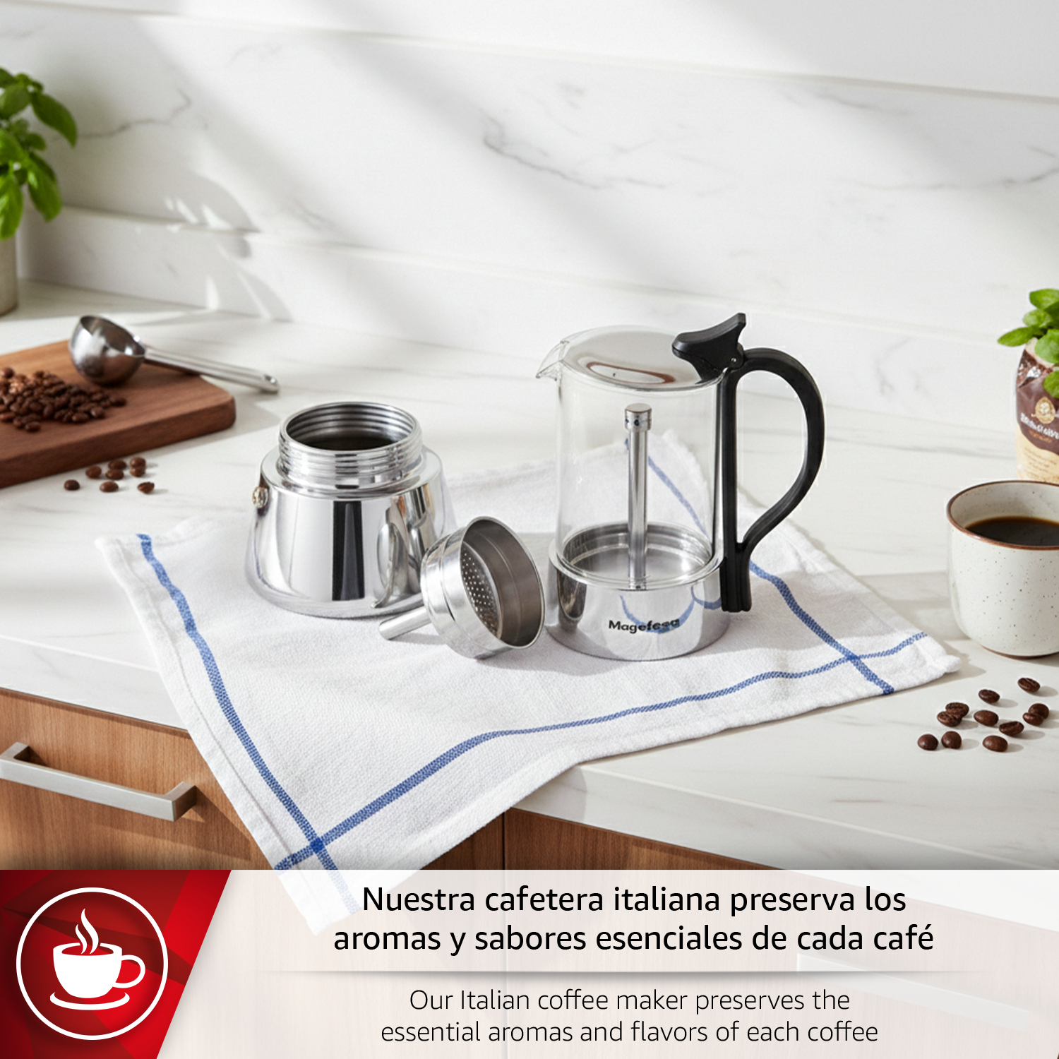 Cafetera italiana con granos de café y taza en encimera de mármol.