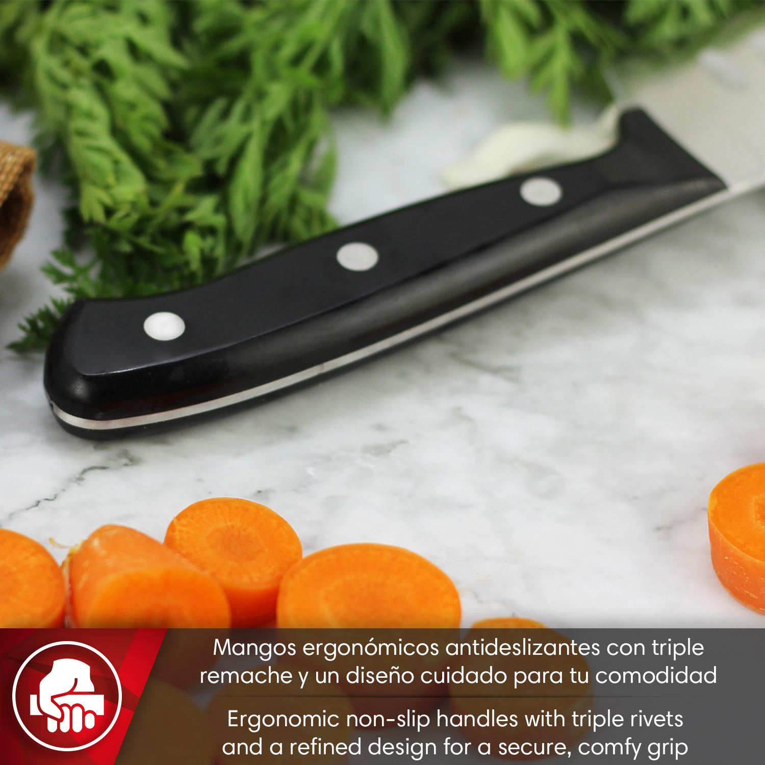 El mango de un cuchillo de cocina con zanahorias.