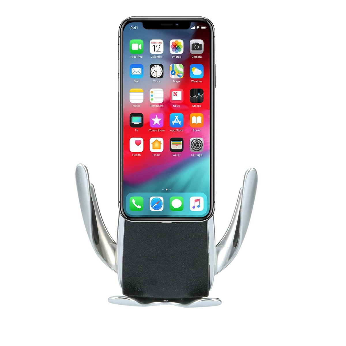 iPhone avec applications affichées, tenu par un support argenté et noir.