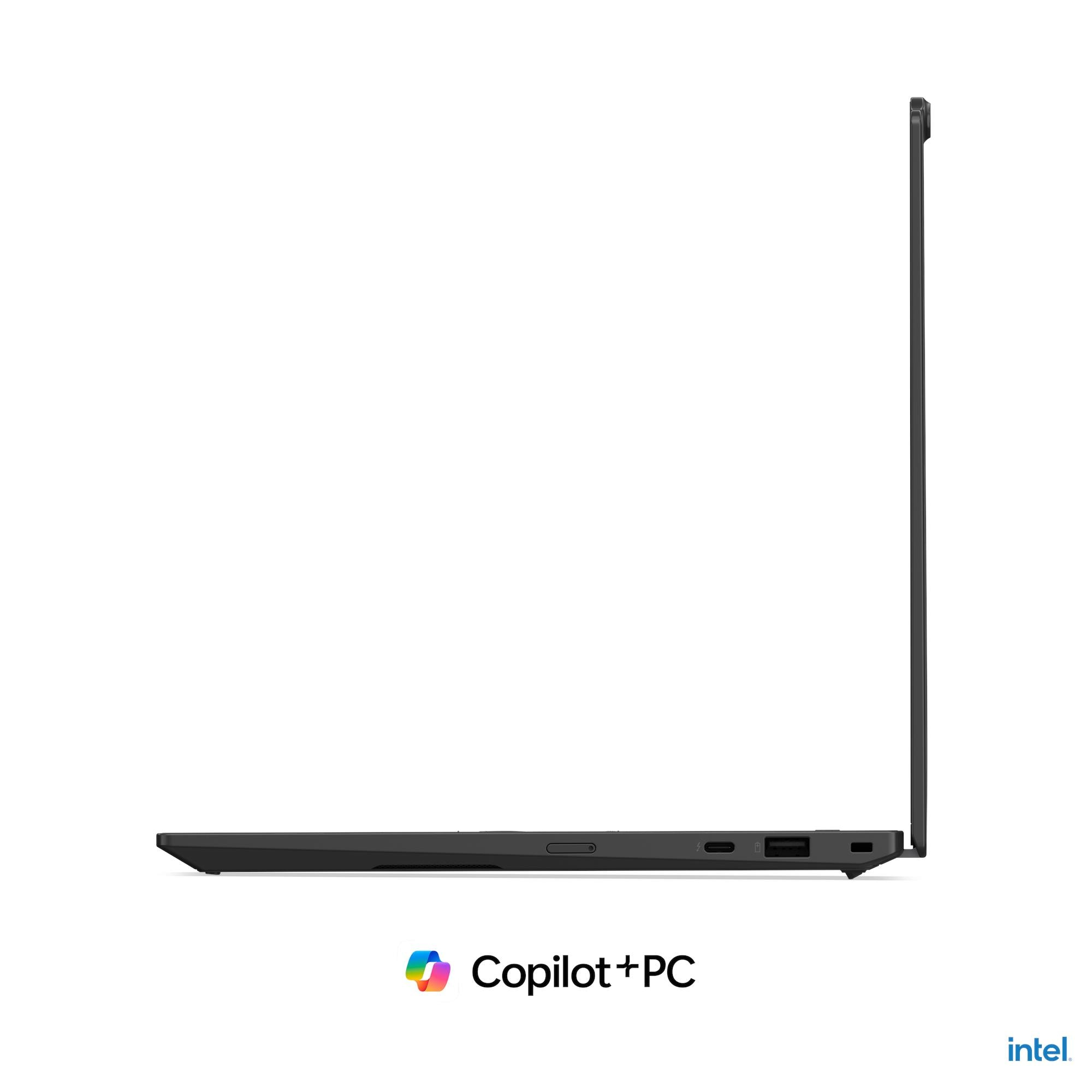 Laptop nero di profilo che mostra porte e logo Copilot+ PC.