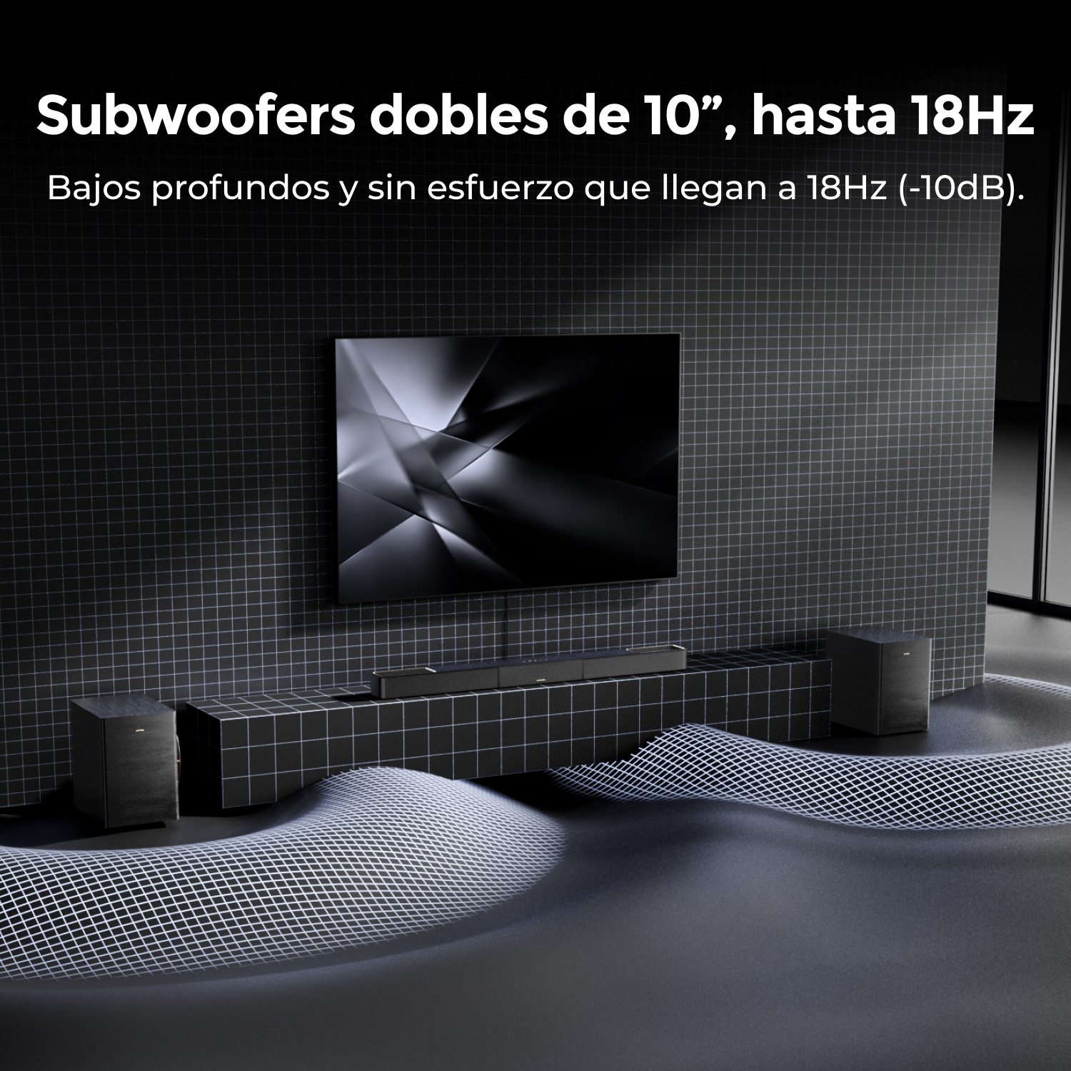 Doppi subwoofer da 10" e soundbar sotto TV su sfondo a griglia scura.