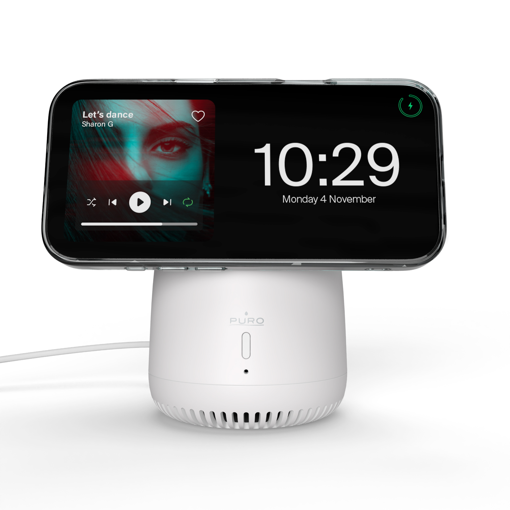 Un supporto di ricarica bianco con uno smartphone che mostra riproduzione musicale e ora.