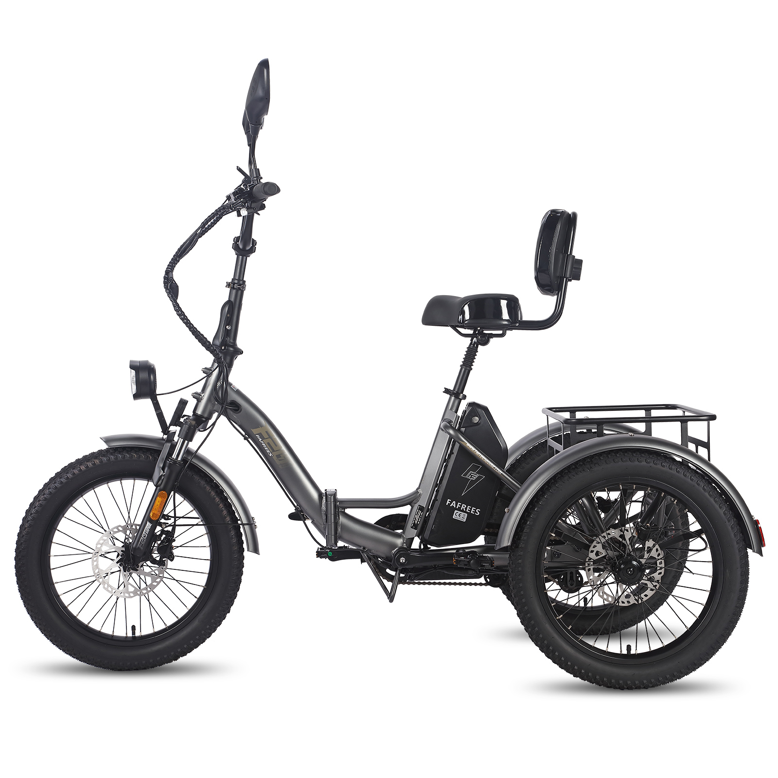 Bicicleta eléctrica triciclo gris de llantas anchas con portabultos y asiento.