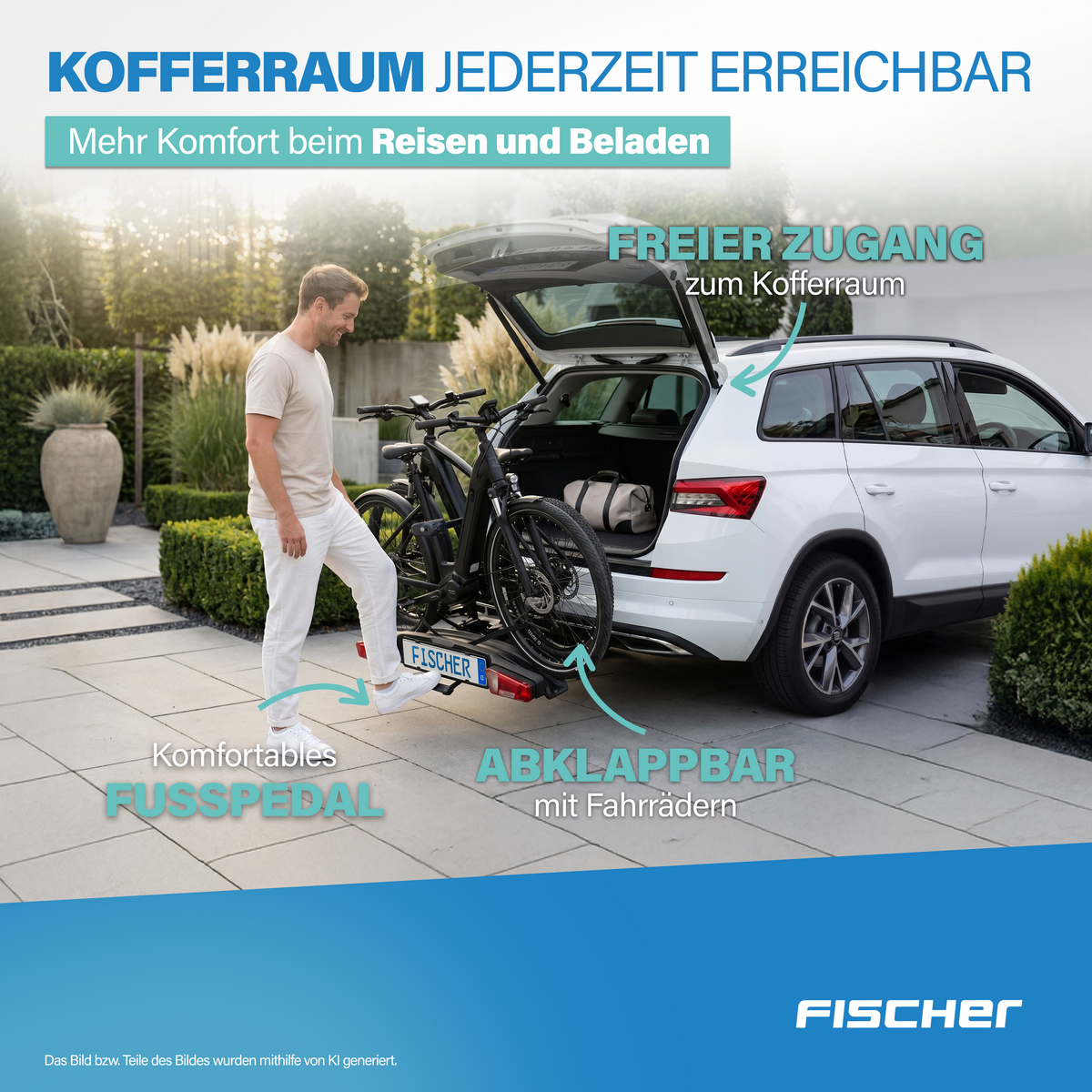 Mann belädt Auto mit Fahrrädern auf Anhänger. Kofferraum ist offen.