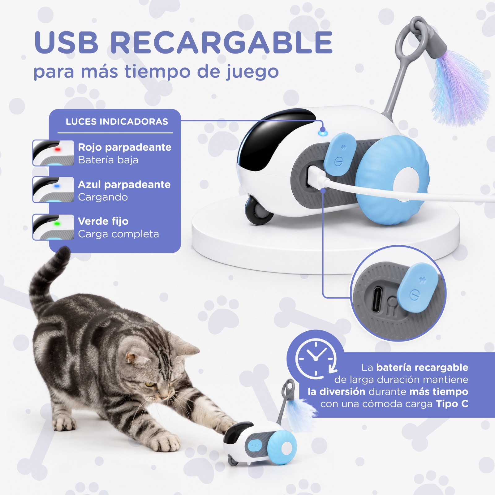 Un gato atigrado juega con un coche de juguete recargable por USB blanco, azul y gris.