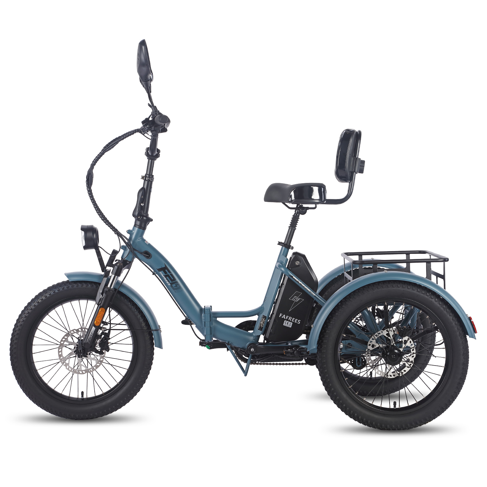 Una bicicleta eléctrica azul de tres ruedas con neumáticos anchos y portaequipajes.