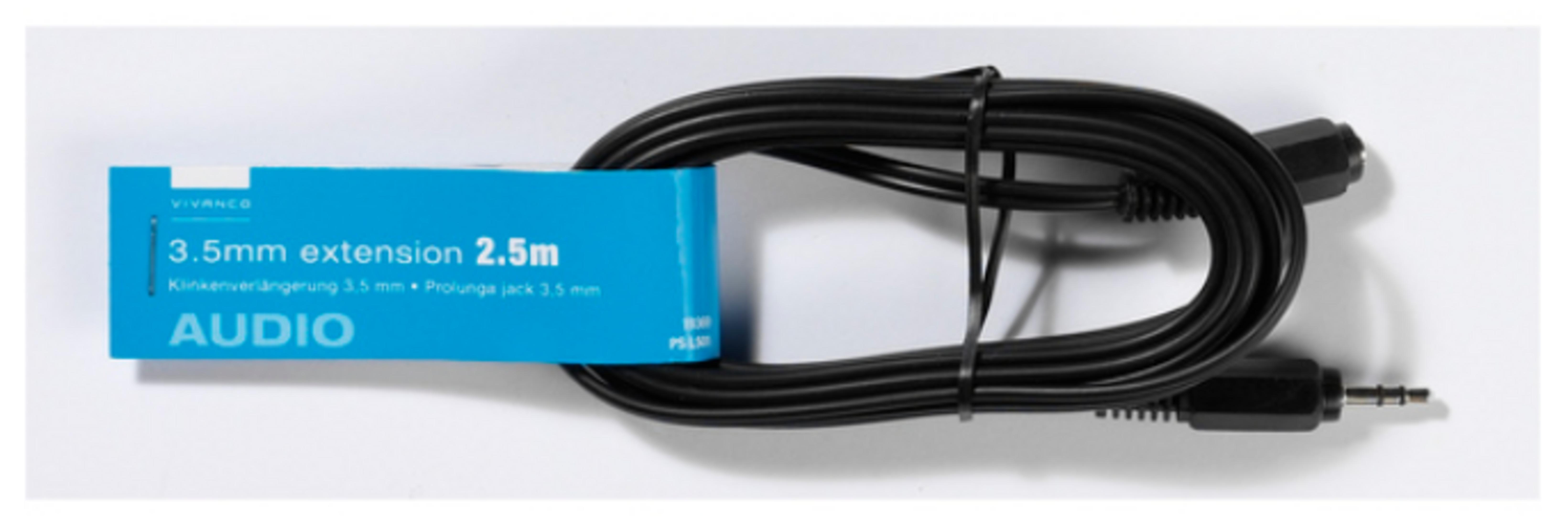 Cavo di estensione audio nero da 3,5 mm, 2,5 m, su confezione blu.