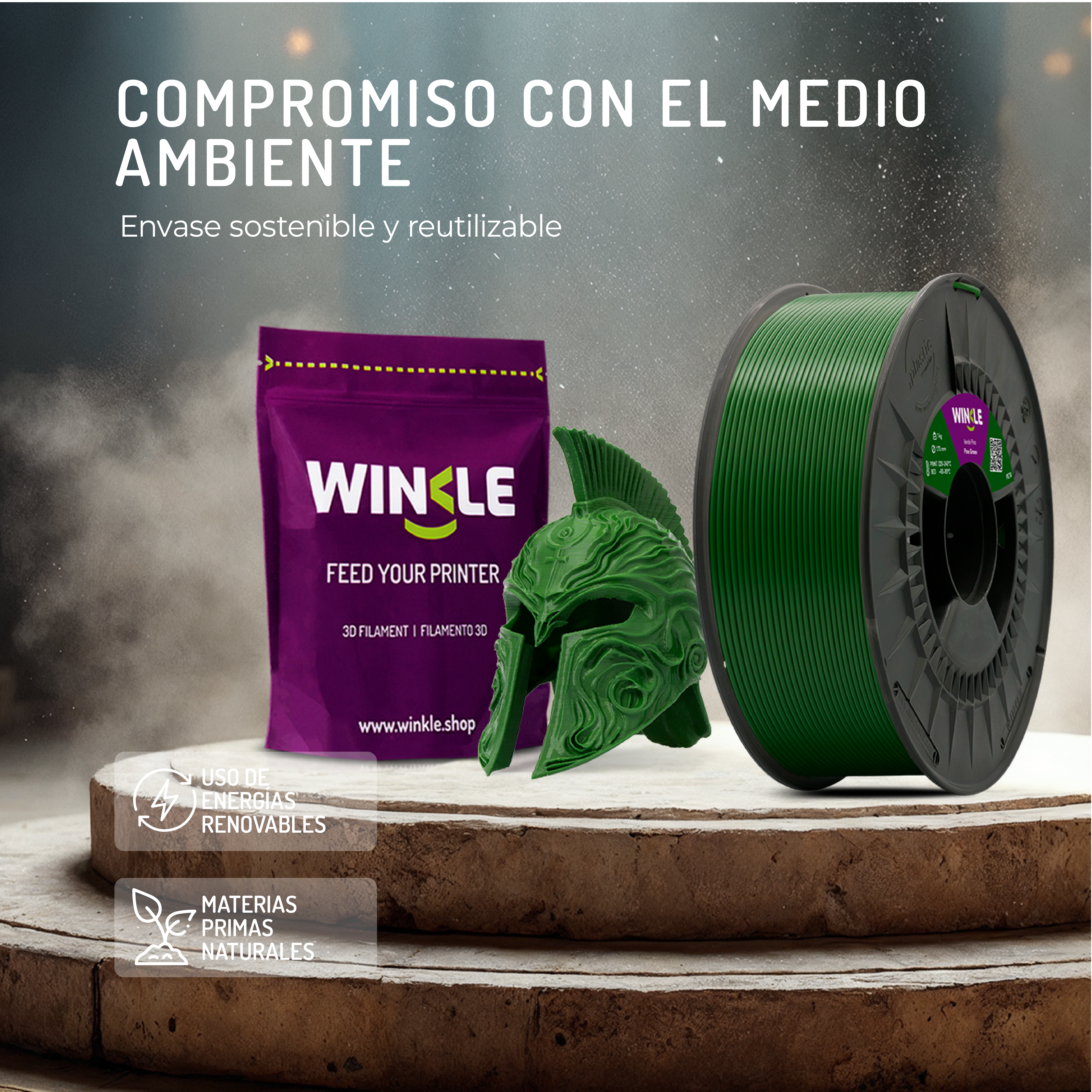 Bobina de filamento verde para impresora 3D, bolsa morada y casco.