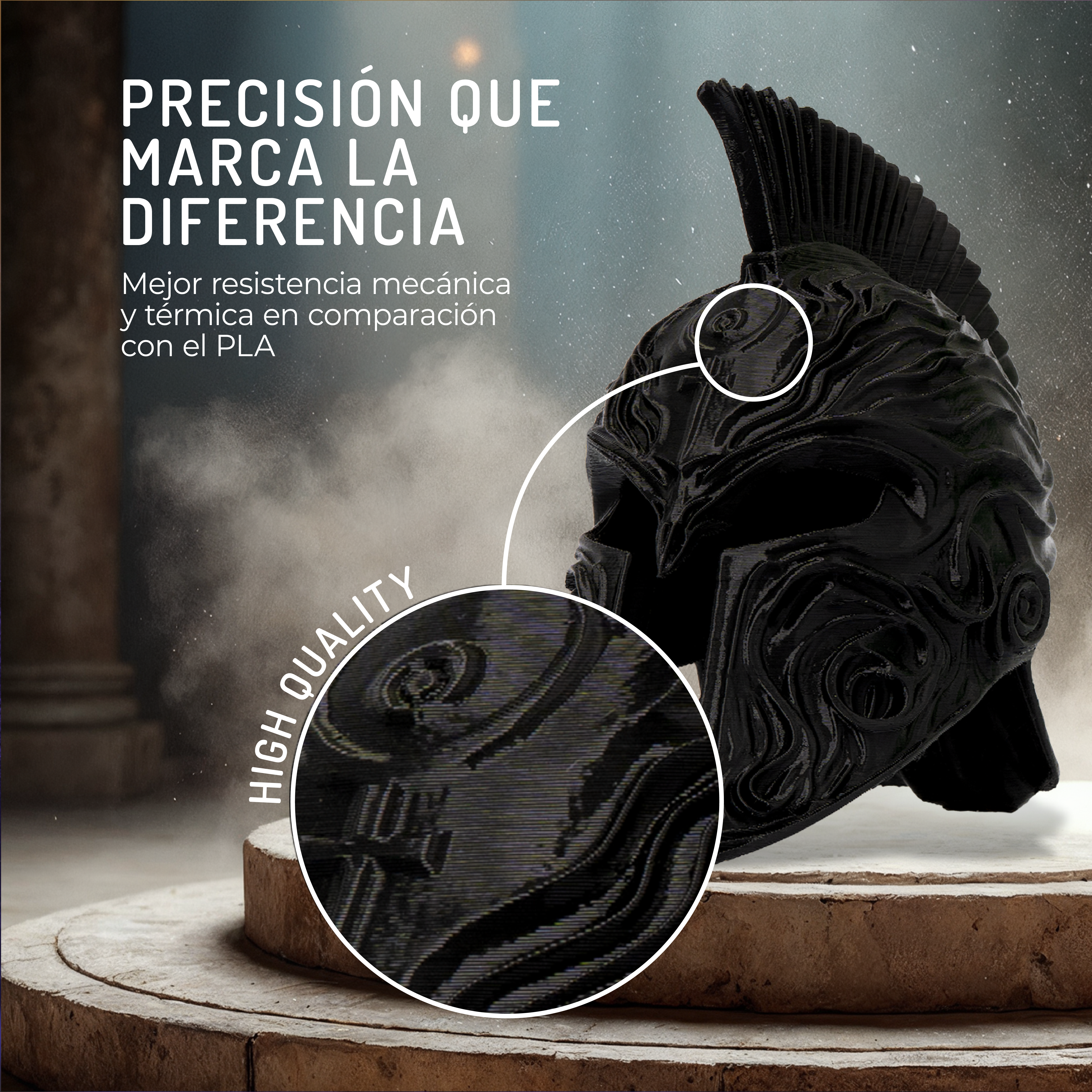 Casco negro con detalles ornamentados, sobre pedestal de piedra, con zoom.