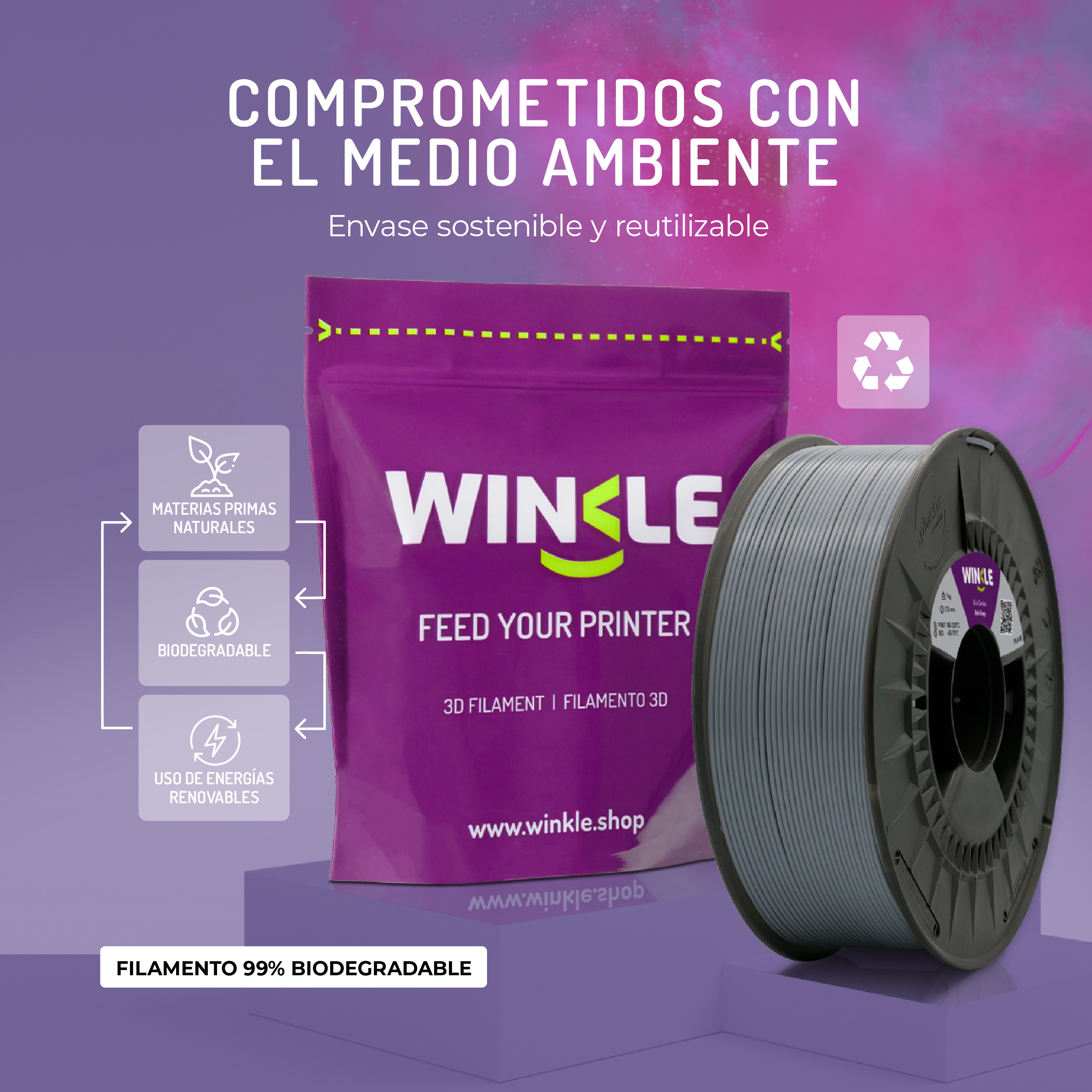 Rollo de filamento gris para impresora 3D junto a un paquete morado con iconos ecológicos.