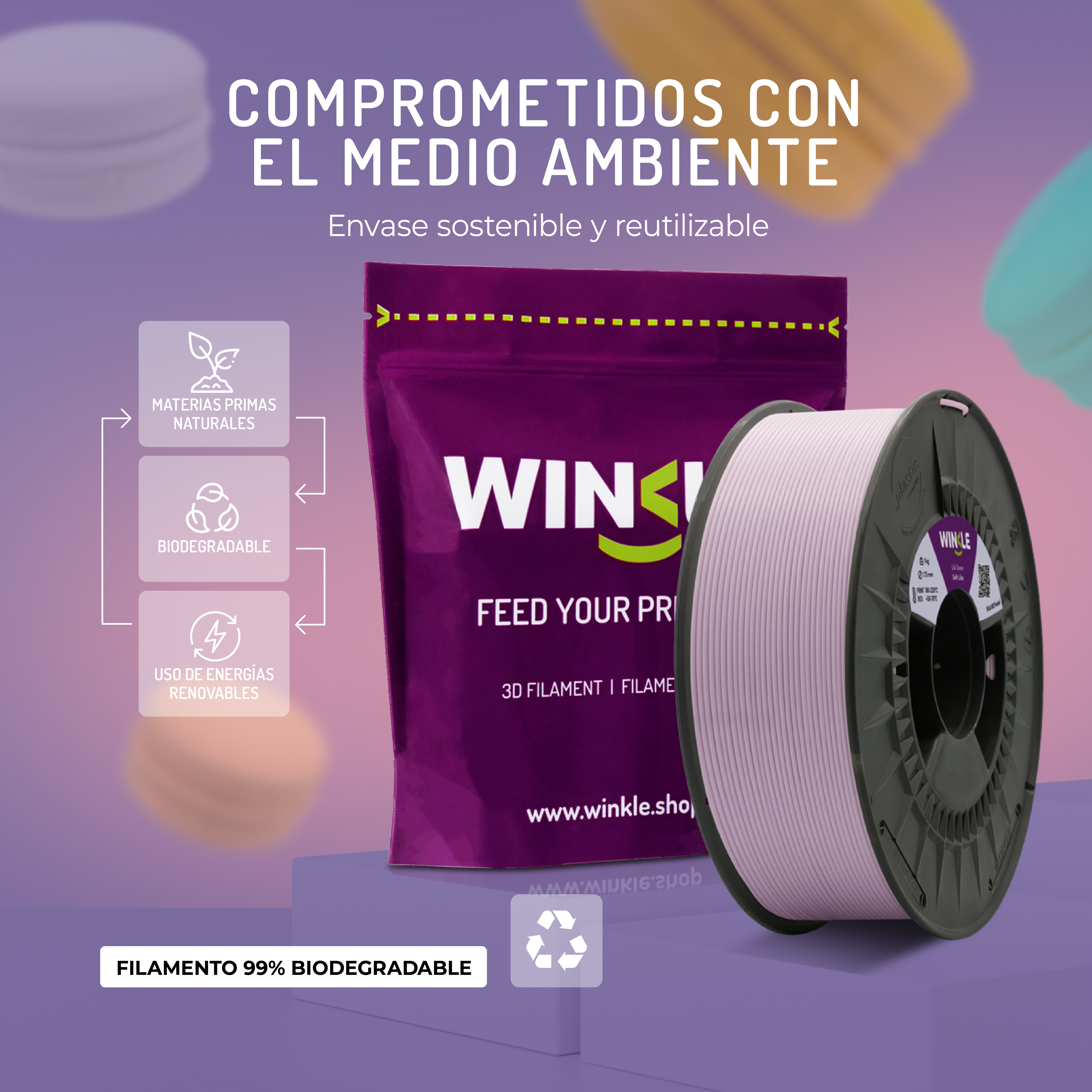 Una bobina de filamento de impresión 3D rosa claro junto a un paquete morado.