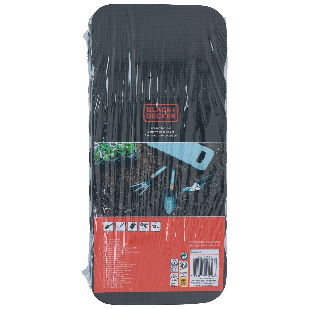 Schwarzes Gartengeräte-Set von Black+Decker mit Werkzeugen und Pflanzen.