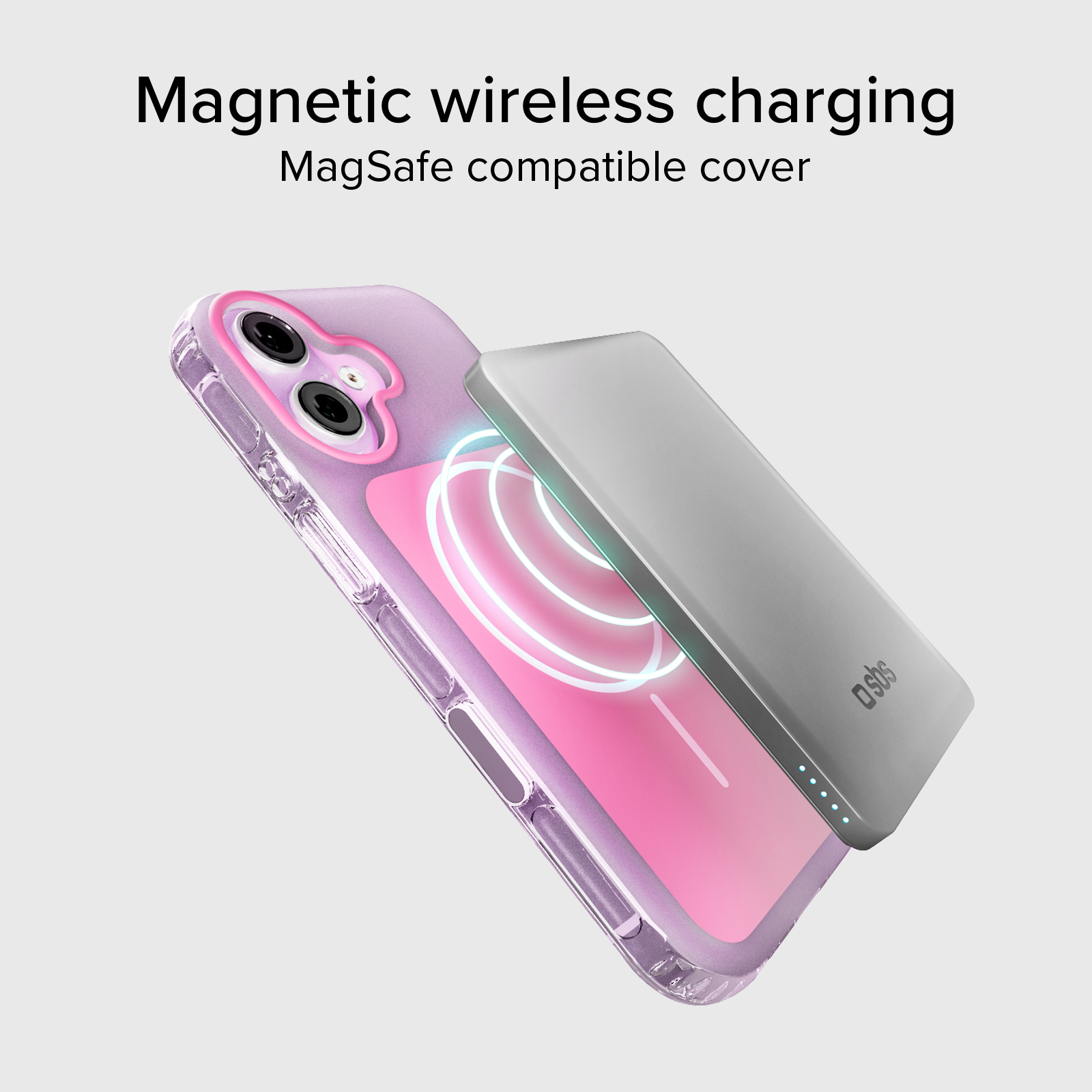 Una funda morada para iPhone con cargador MagSafe cargando inalámbricamente.