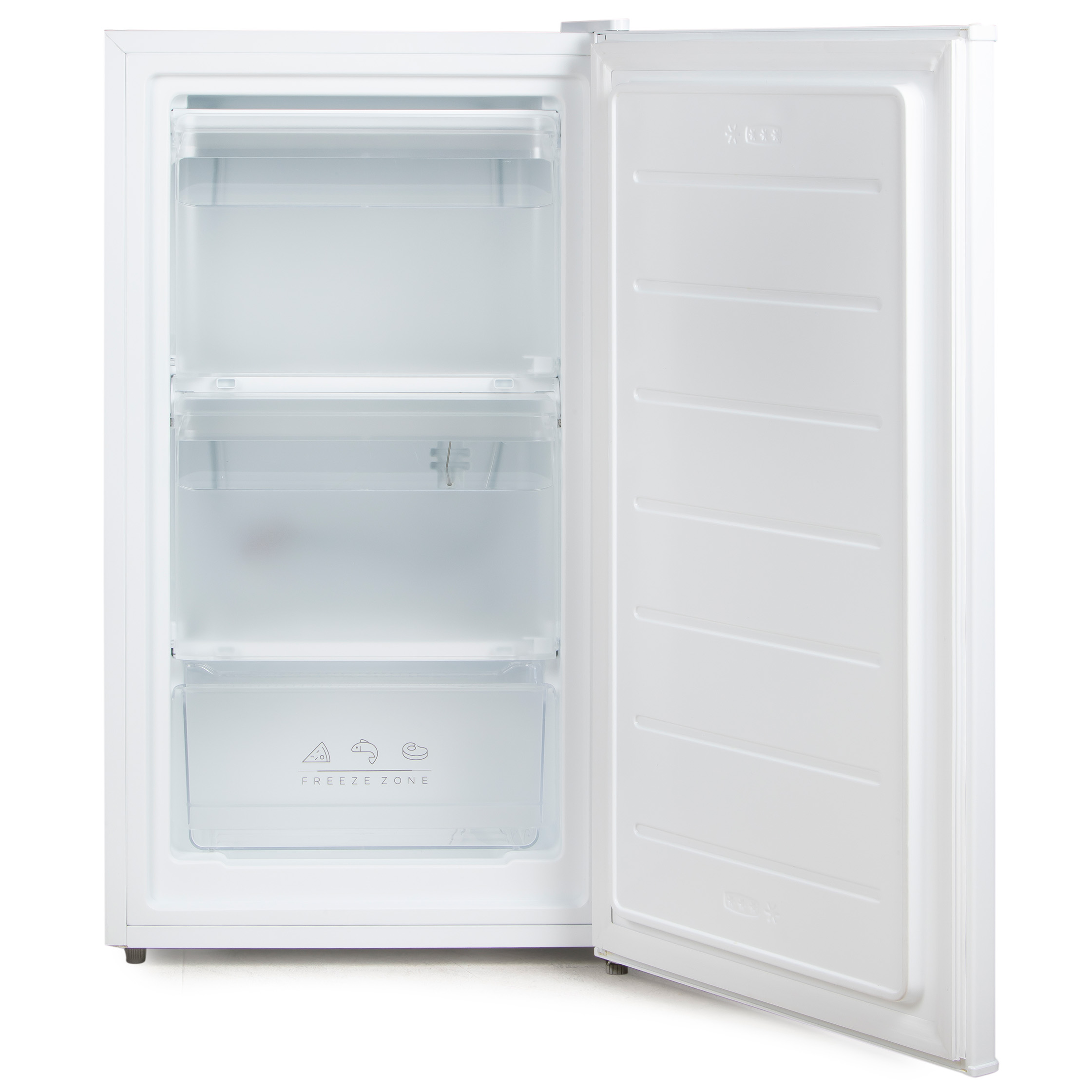 Un congélateur blanc et vide, porte ouverte, avec des tiroirs transparents.
