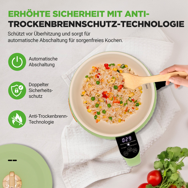 Grüne Reiskocher mit gebratenem Reis, Kochutensilien und Text auf Deutsch.