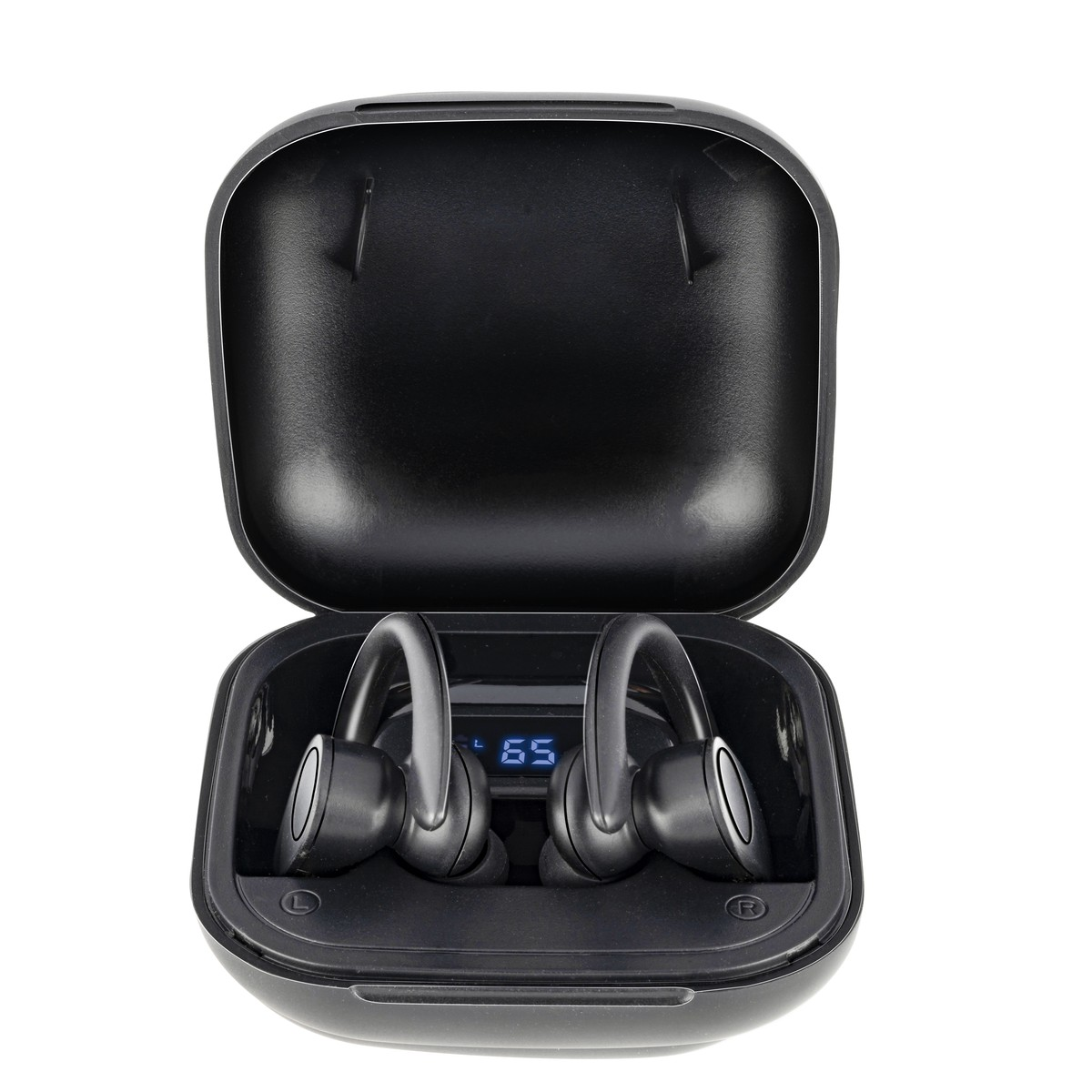 Coppia nera di auricolari wireless in una custodia di ricarica aperta con display digitale blu.