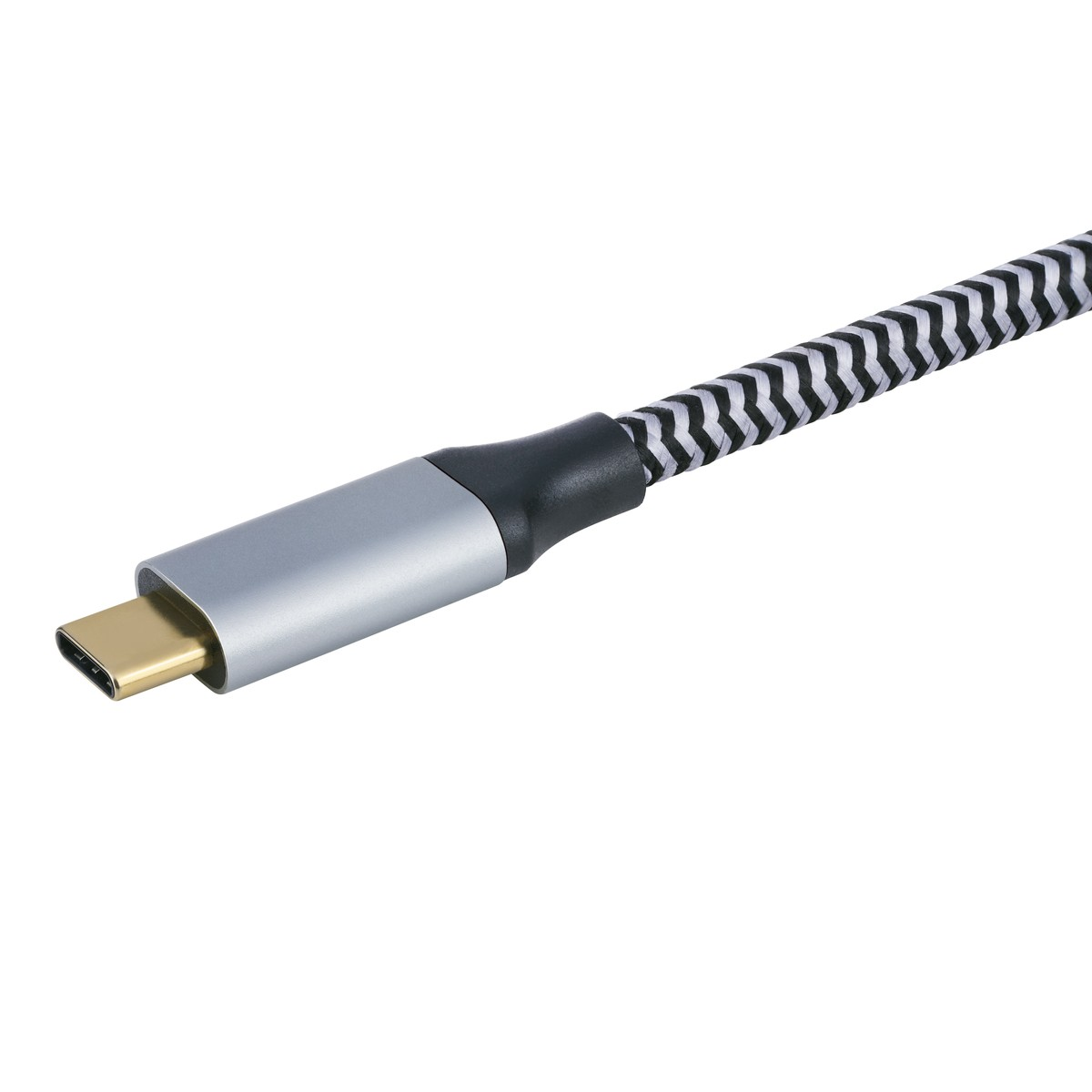 Un câble USB-C avec connecteur argenté et cordon tressé noir et blanc.