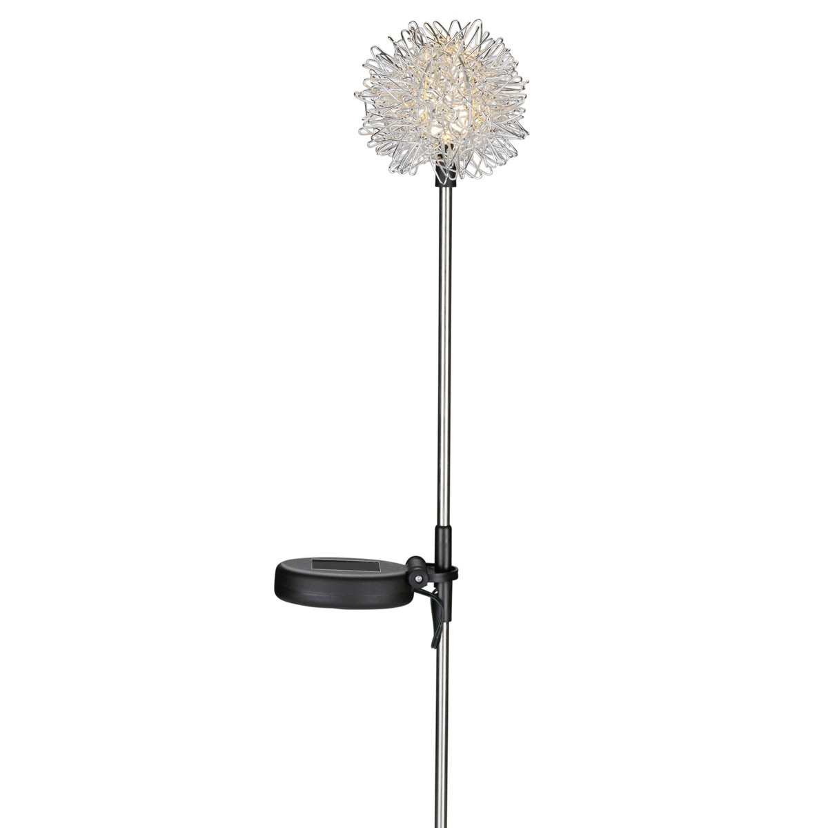 Een zilveren lamp met een bolvormige lampenkap van glasdraad en een zonnepaneel.