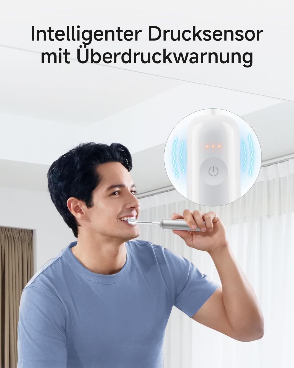 Mann putzt Zähne mit elektrischer Zahnbürste, die eine Druckwarnung anzeigt.