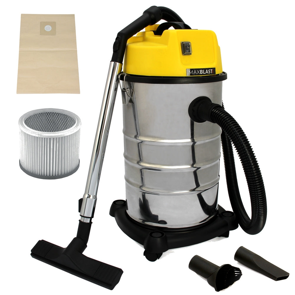 Una aspiradora de líquidos y sólidos amarilla y plateada con accesorios: filtro, bolsa y boquillas.