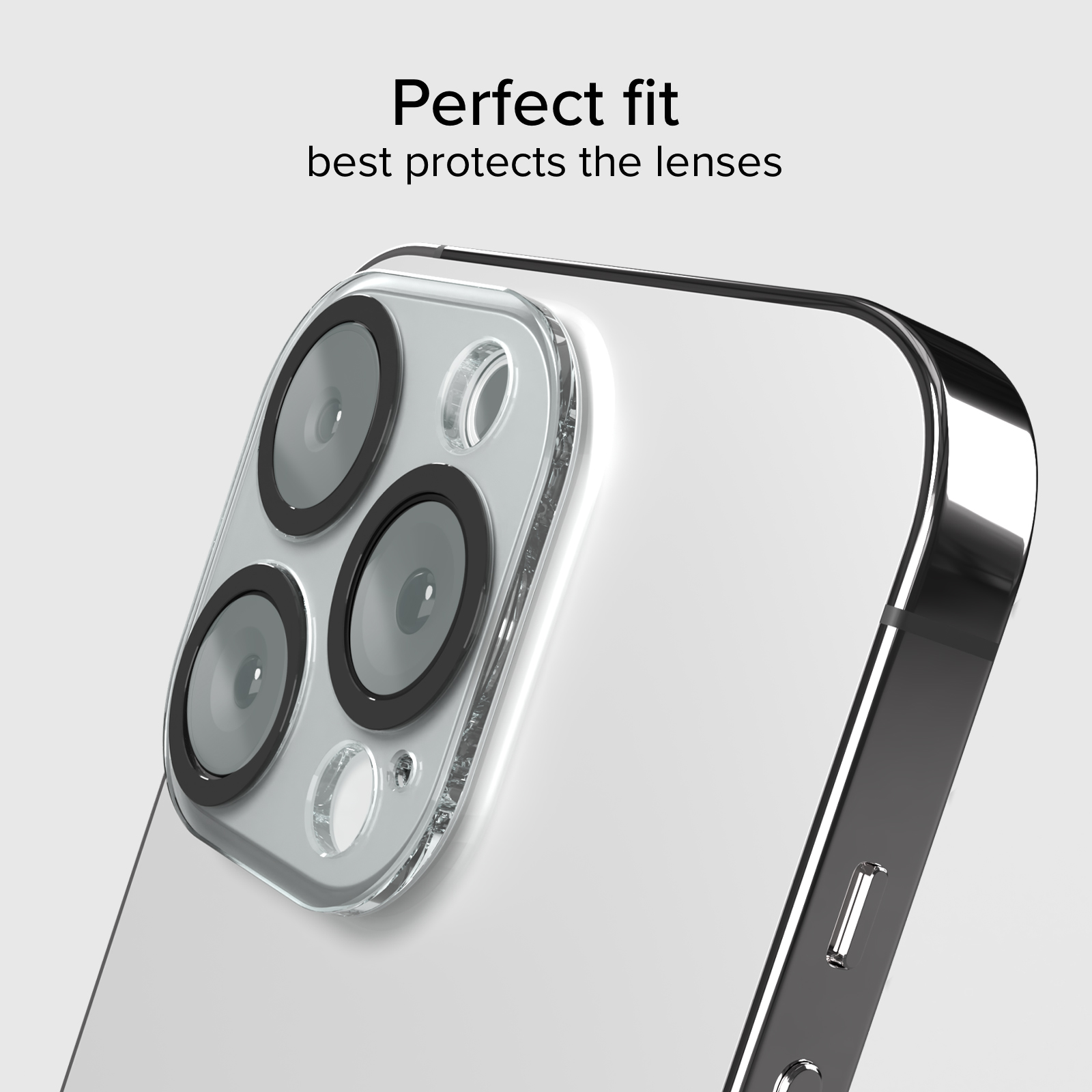 Funda transparente protege las lentes de cámara de un smartphone. Vista cercana.