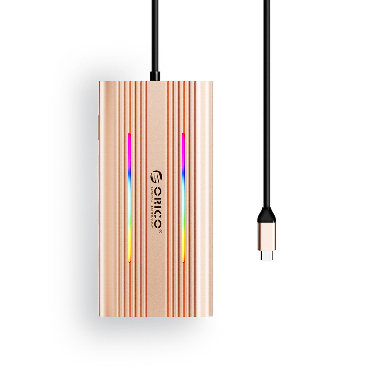 Złoty zewnętrzny dysk twardy ORICO z prążkowaną teksturą i światłami RGB, podłączony do kabla USB-C.