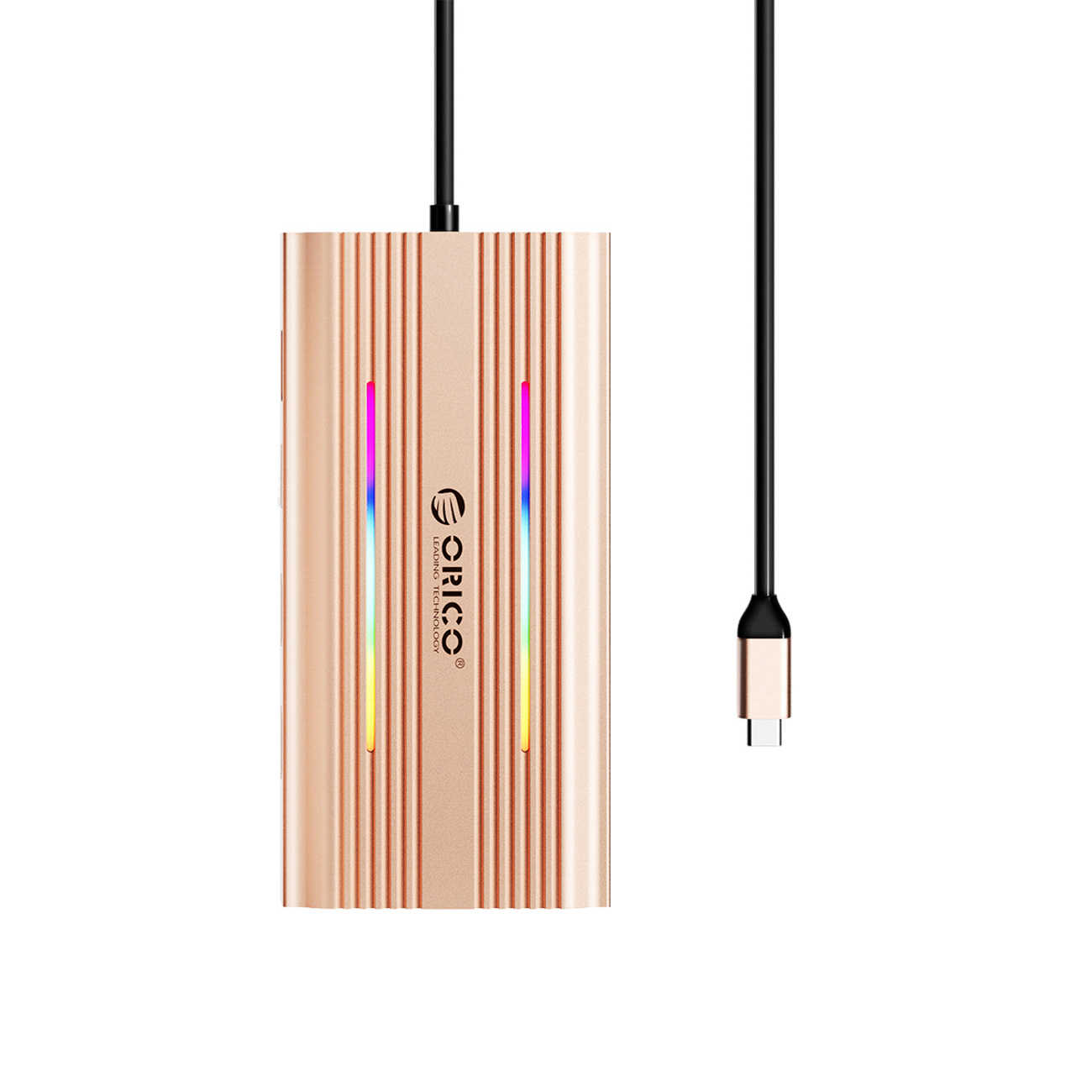 Złota obudowa z pionowymi paskami i kolorowymi diodami LED, obok czarny kabel z wtyczką USB-C.