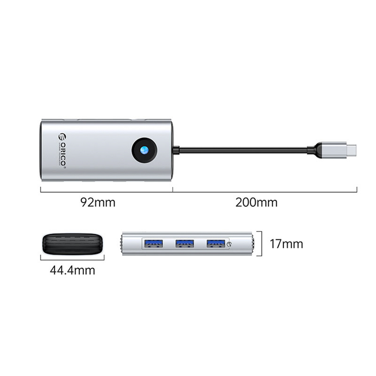 Srebrny hub USB-C z niebieską diodą LED i wymiarami, obok czarnego adaptera.