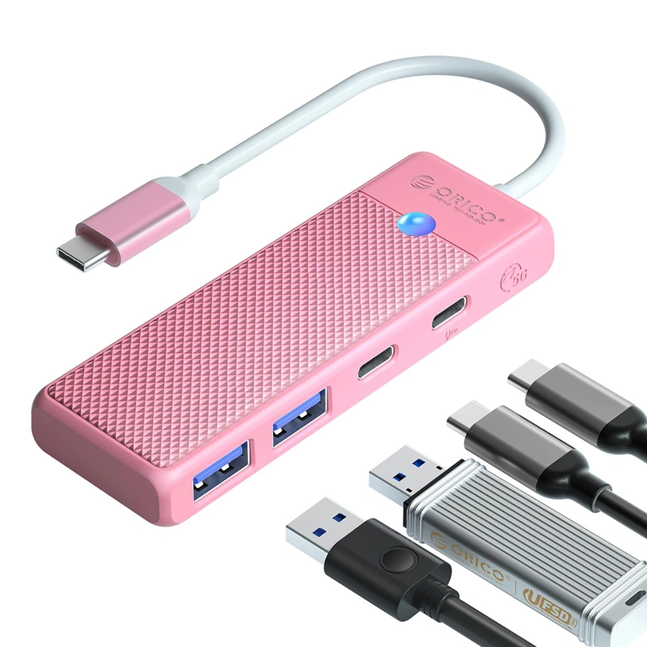 Różowy hub USB-C z dwoma portami USB-A, portem USB-C i kablami.