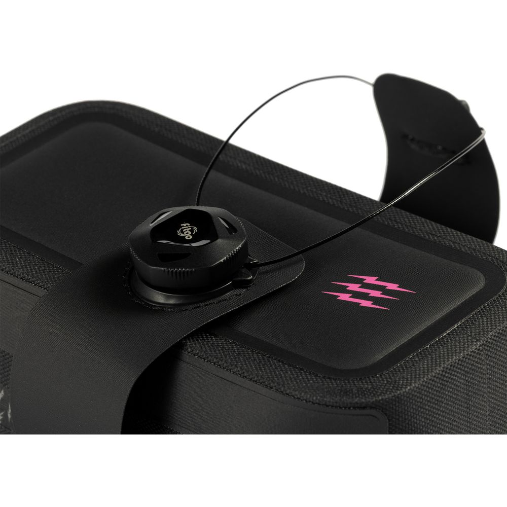 Schwarze Fahrradtasche mit rosa Blitzlogo und schwarzem Fitgo-Verschluss.