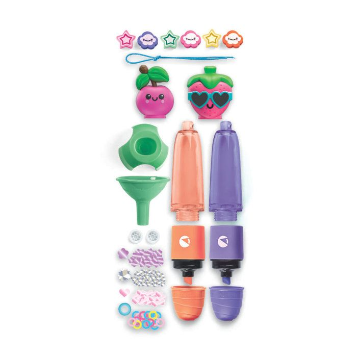 Ein Set mit Bastelmaterialien: Fruchtfiguren, Trichter, Stifte, Perlen und Schnur.