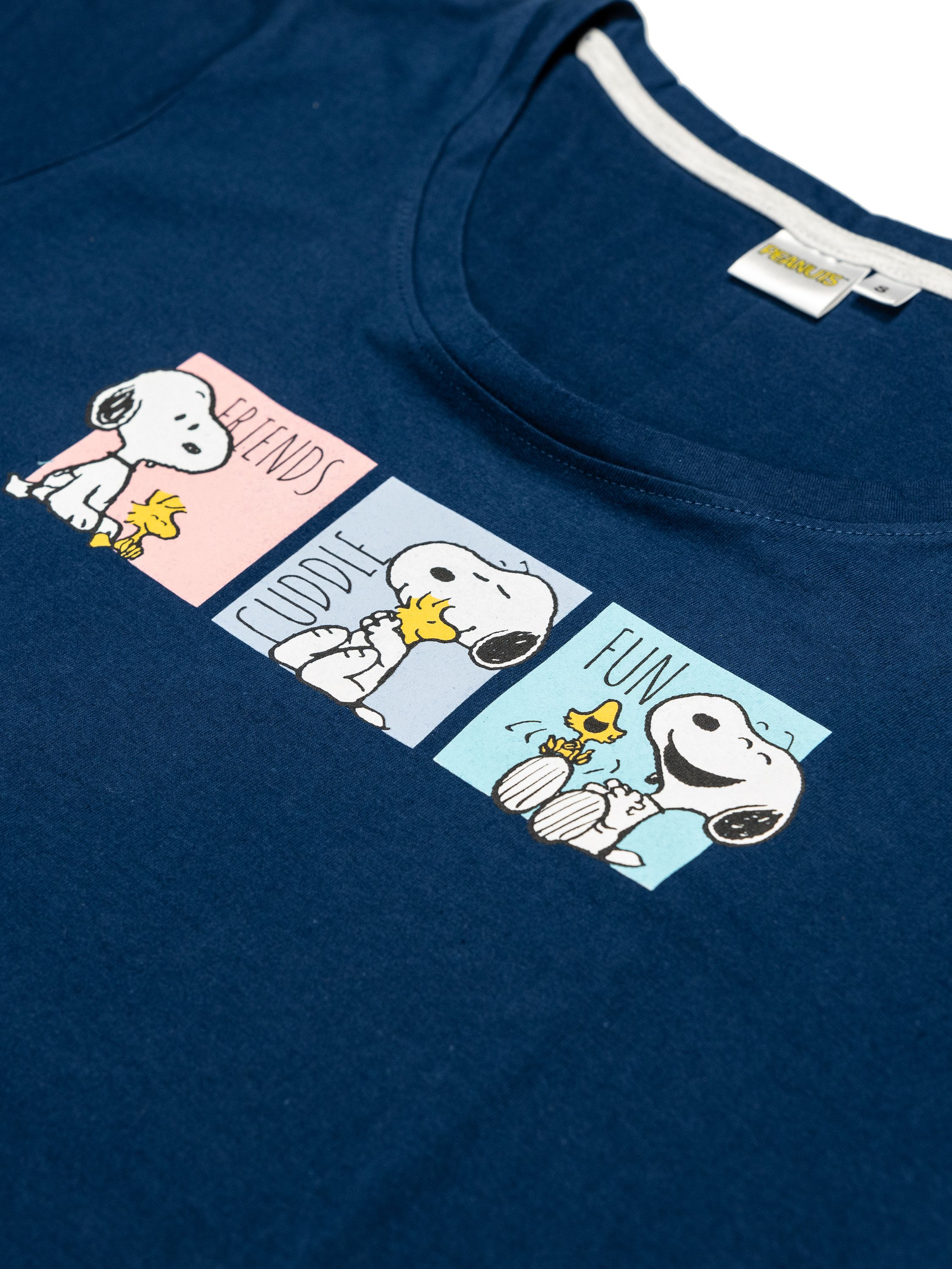 Dunkelblaues T-Shirt mit Snoopy-Comic-Aufdruck: Freunde, Kuscheln, Spaß.
