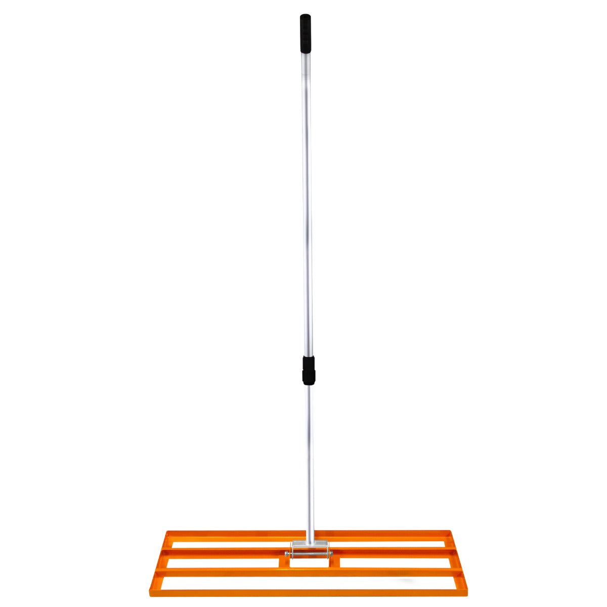 Una herramienta naranja con un mango largo de plata y empuñaduras negras.