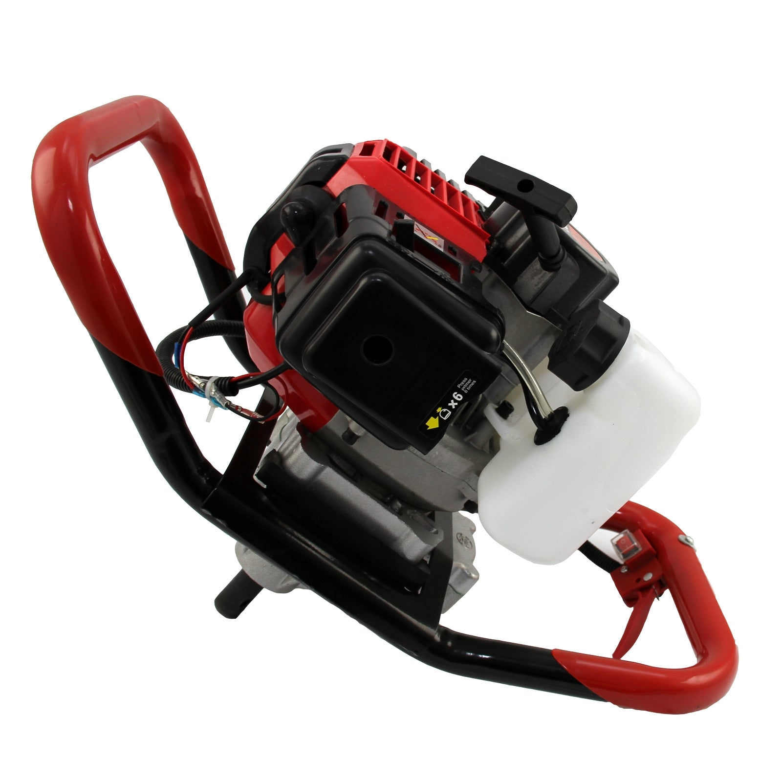 Un motor rojo y negro con depósito de combustible, bidón blanco y asa.