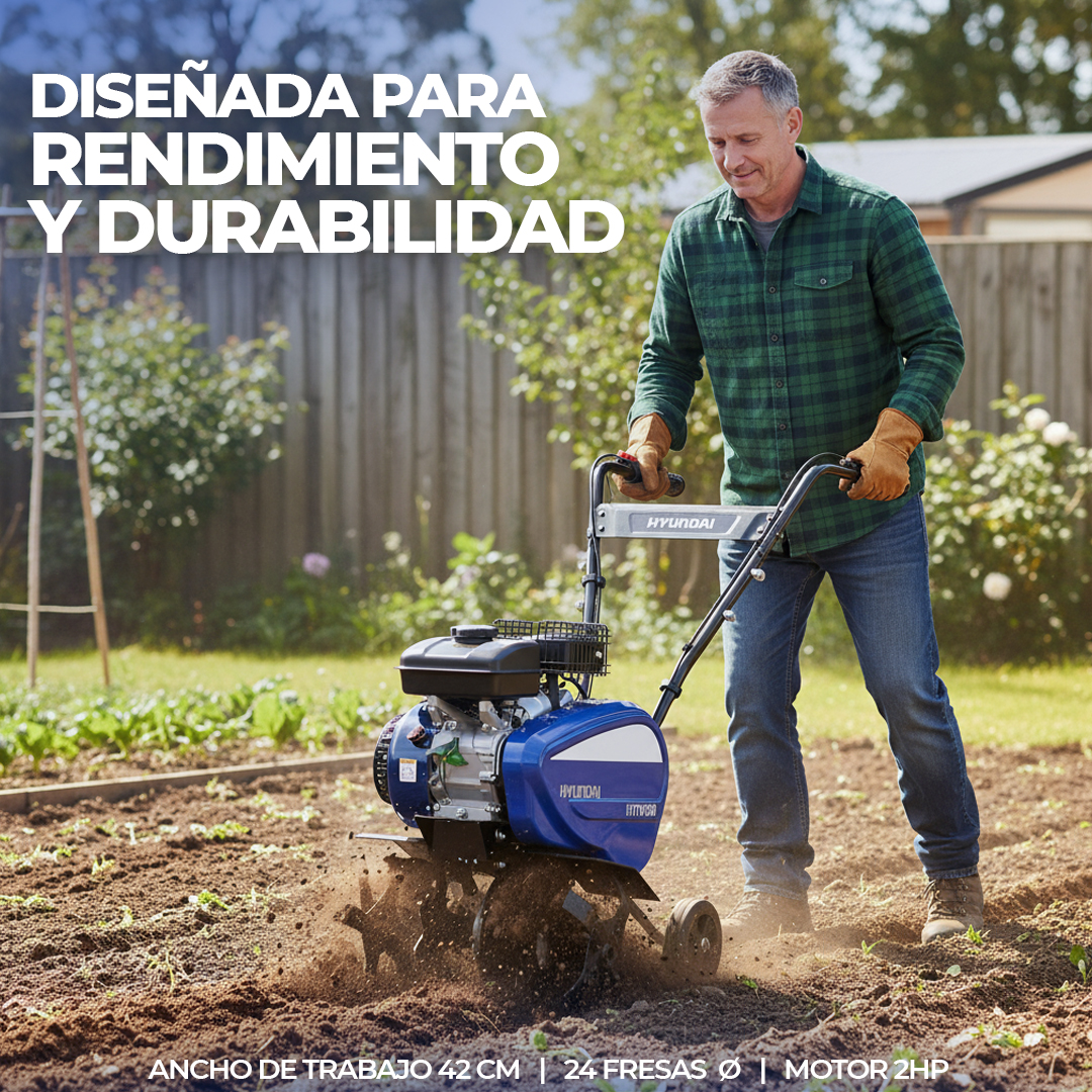 Hombre con camisa de cuadros verde usa motocultor Hyundai azul en huerto removido. Texto: Diseñada para rendimiento y durabilidad.