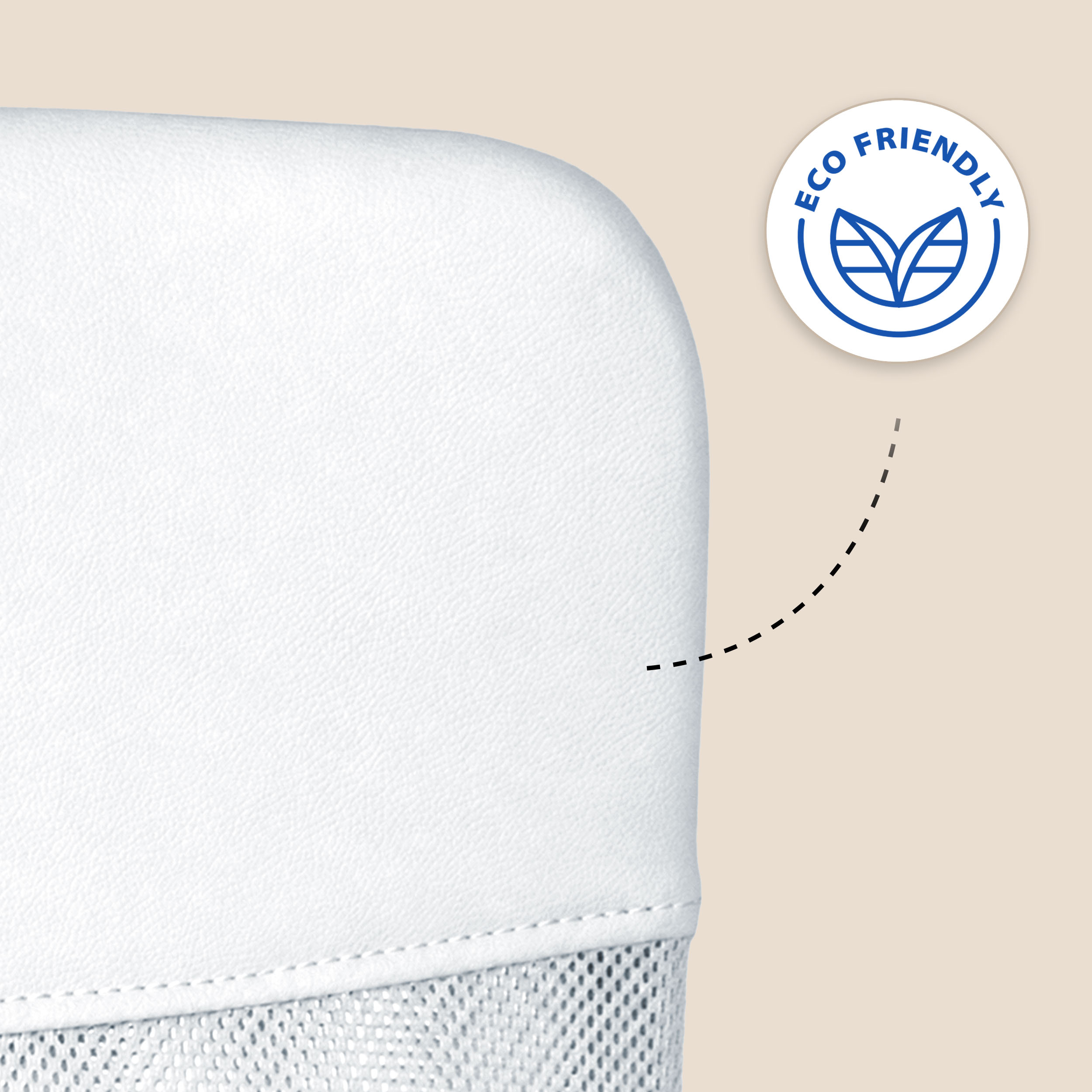 Zbliżenie białego materiału z niebieską pieczęcią 'Eco Friendly'.