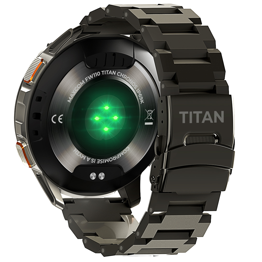 Retro di uno smartwatch Titan con sensore di frequenza cardiaca e cinturino in metallo.