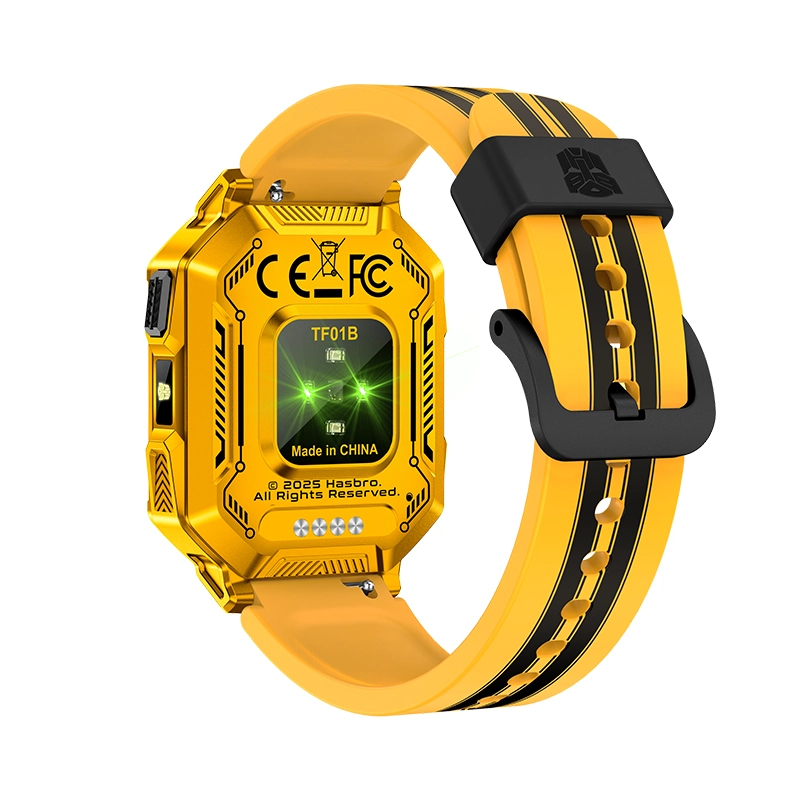 Żółty smartwatch z czarnymi paskami na pasku i czarną klamrą.