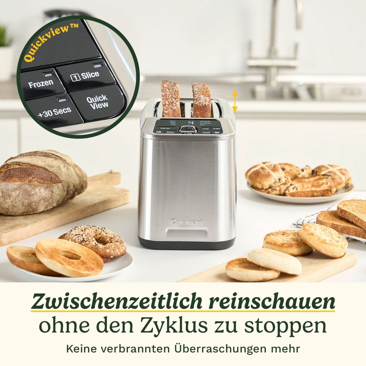Tostapane in acciaio inox con fette di pane e panini. Dettaglio dei pulsanti di controllo.