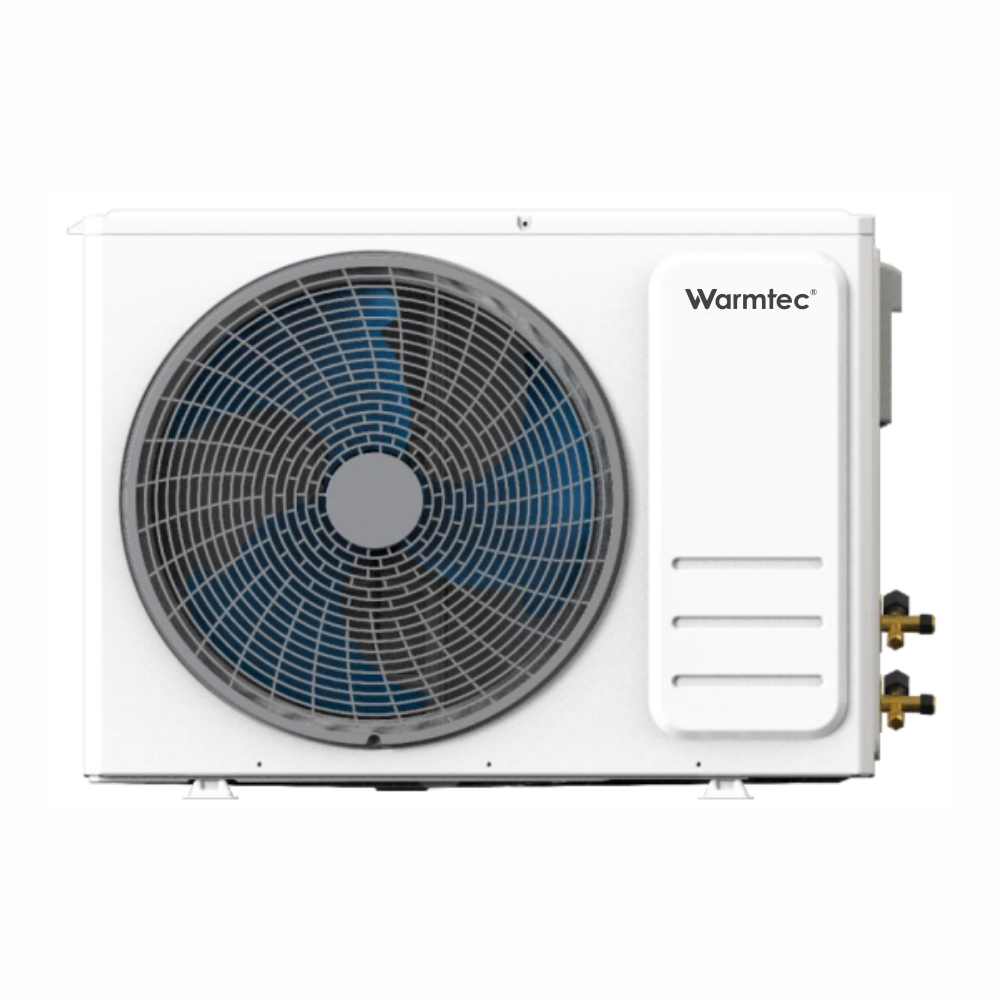 Biała jednostka zewnętrzna klimatyzatora z wentylatorem i logo Warmtec.