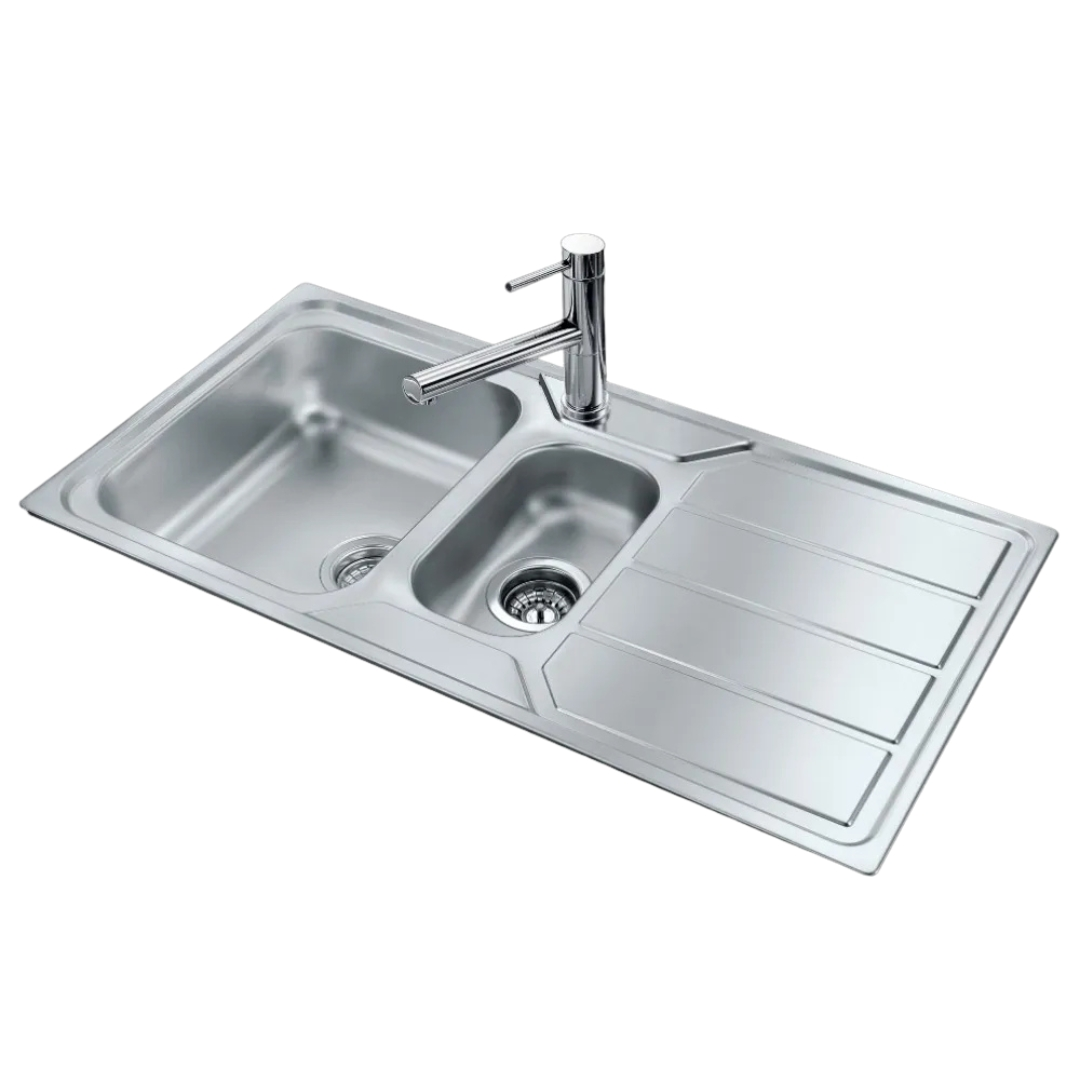Doppio lavello in acciaio inox con rubinetto cromato lucido e vasca di scolo.
