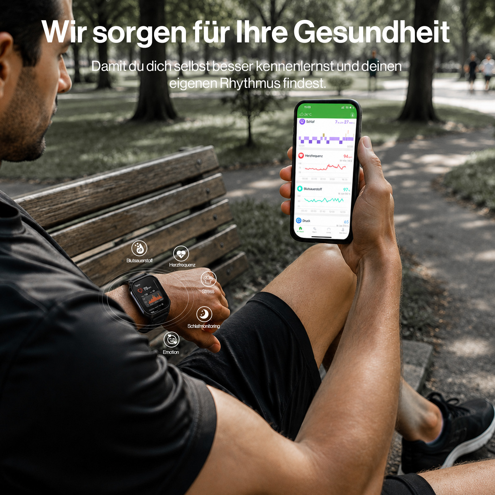 Ein Mann sitzt auf einer Bank und hält ein Smartphone mit Gesundheitsdaten. Eine Smartwatch am Handgelenk zeigt ebenfalls Daten.