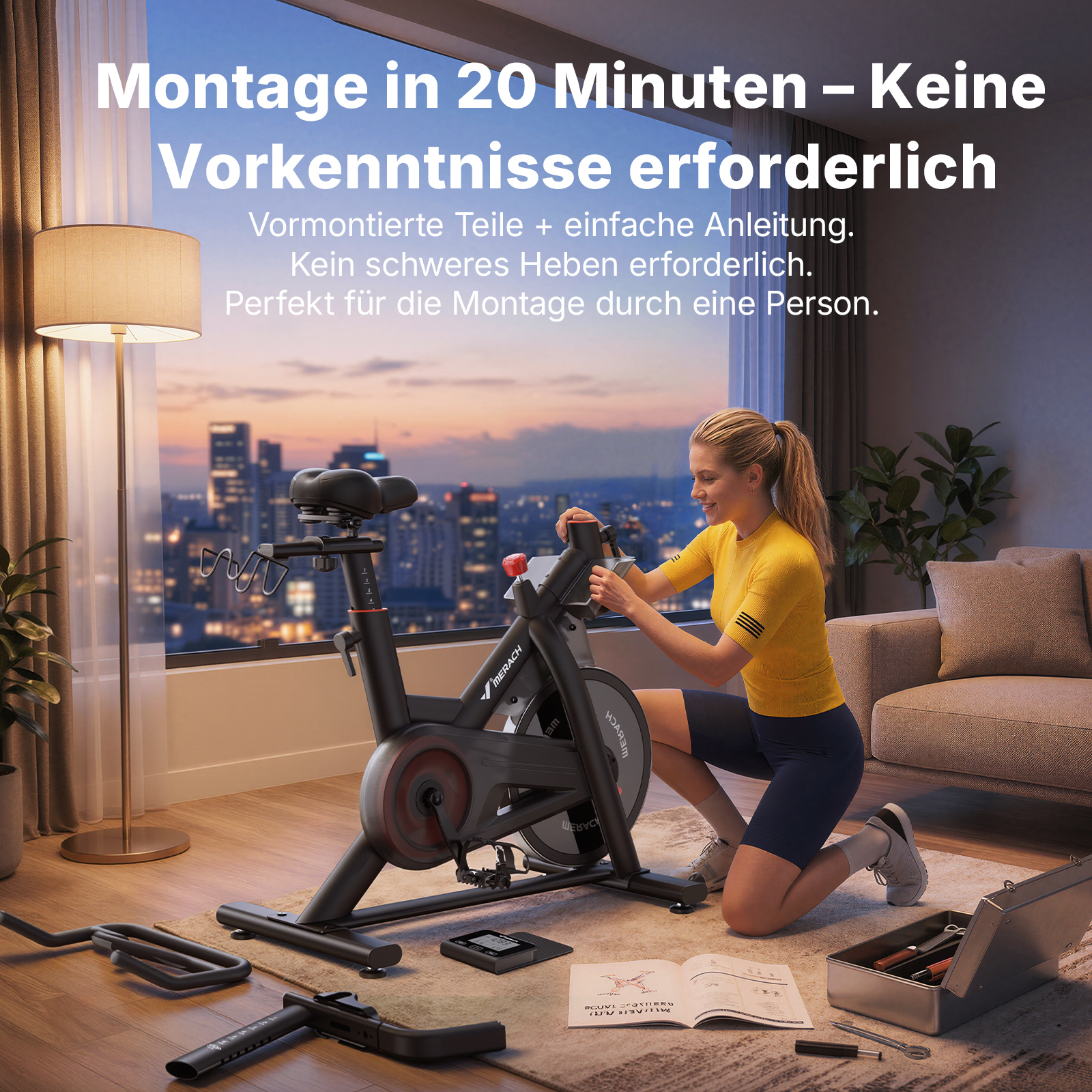 Eine Frau montiert ein Heimtrainer vor einem Fenster mit Stadtsilhouette.