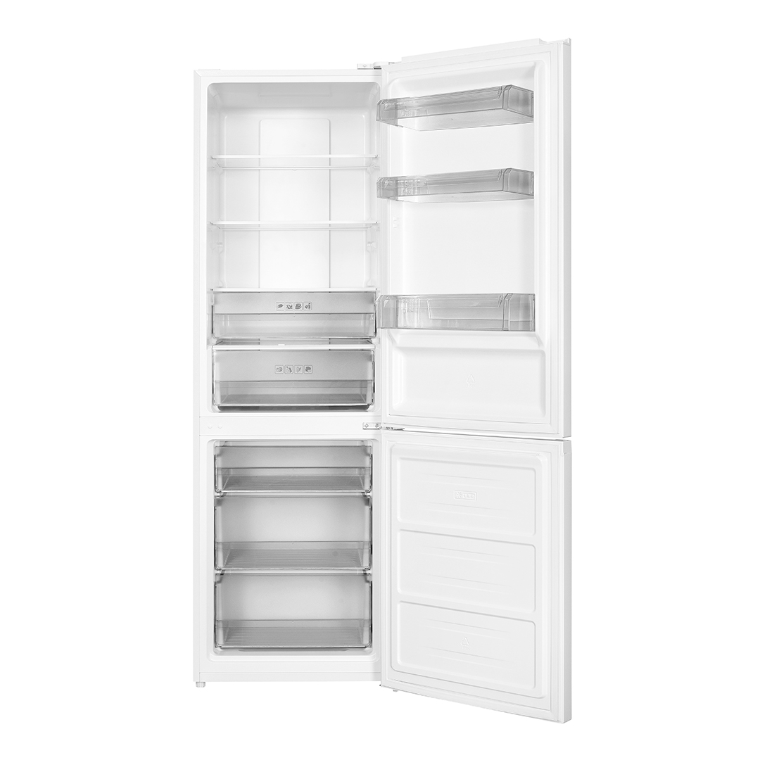 Un refrigerador blanco abierto que muestra varios estantes y cajones.
