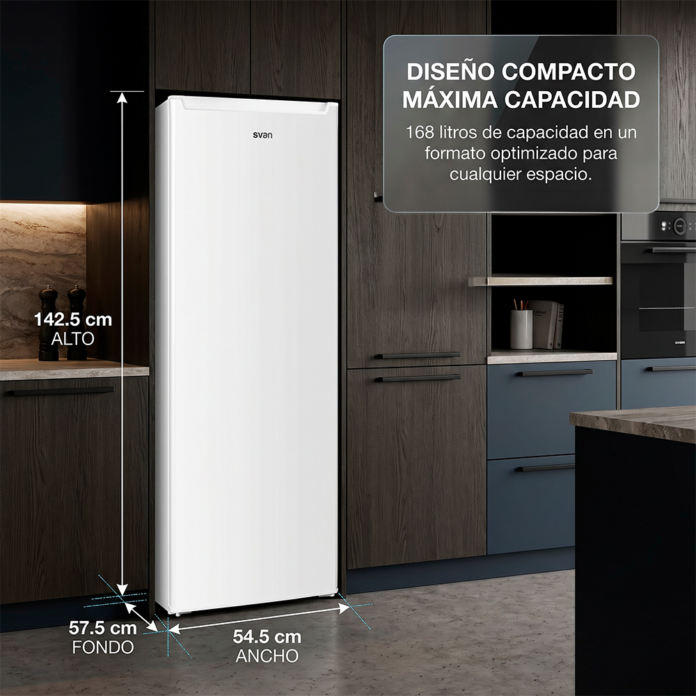 Un frigorífico blanco y estrecho en una cocina moderna. Se indican las dimensiones.