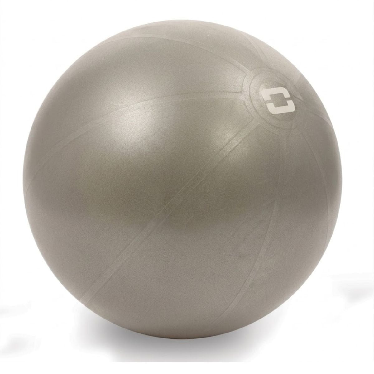 Een grijze fitnessbal met lijnen en een logo op een witte achtergrond.